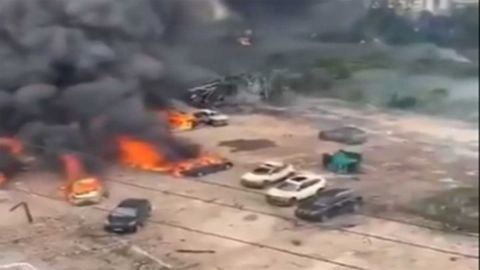 VIDEO: 10 muertos por explosión de camión en China; vehículo sale ''volando''