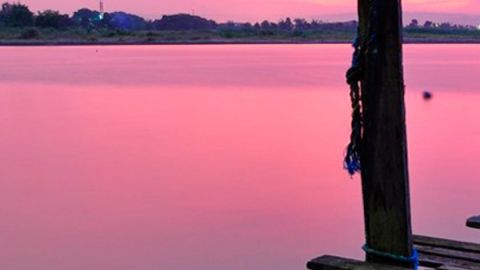 Lago creado por meteorito se tornó rosa repentinamente