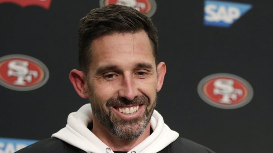 49ers extiende contrato del coach Kyle Shanahan hasta 2025