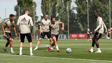 Hazard y Bale se entrenan con el grupo; Carvajal se queda en el gimnasio