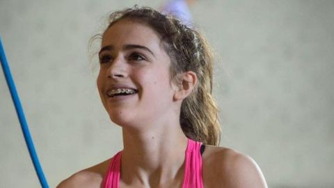 Campeona juvenil de escalada muere al caer de acantilado