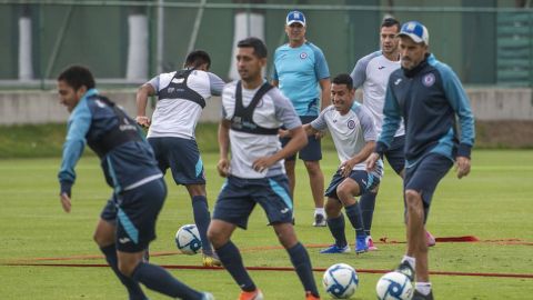 Cruz Azul continúa entrenando a pesar de tener sospechosos por Covid-19