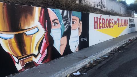 Pintan mural en honor a profesionales de la salud