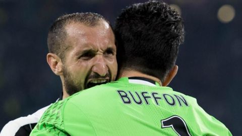 Buffon y Chiellini renuevan con la Juventus