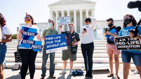El Supremo de EE.UU. derriba una ley que restringía el aborto en Luisiana