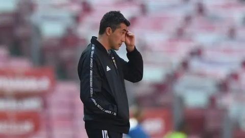 Entrenador del Benfica dimite tras derrota