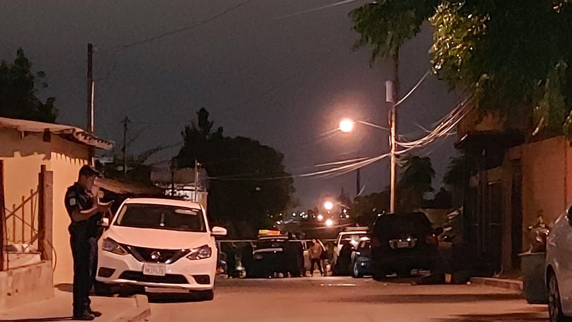 Joven es asesinado a balazos en plena vía pública