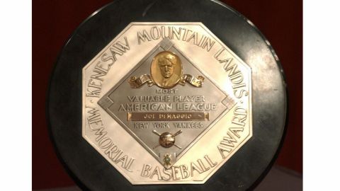 Piden retirar nombre de Landis de placas a MVP en béisbol