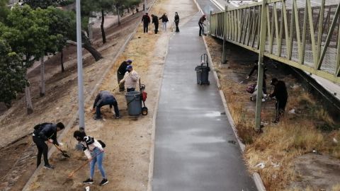 Rehabilitan ciclopista en canalización del río