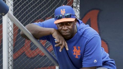 Preocupado, Chili Davis se ausentará de campamento de Mets