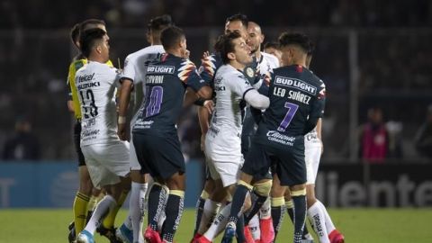 Herrera guardará a Memo Ochoa; Talavera espera debut con Pumas