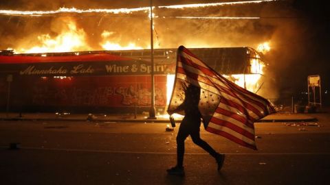 Ola de violencia sacude EE.UU. en medio de la pandemia y la crisis económica