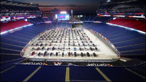 MLS: Aficionados observan partido en el estadio desde sus autos