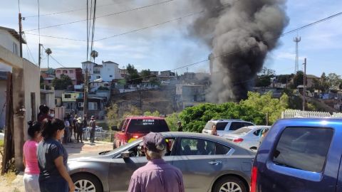 🎥 Se incendia vivienda en la Colonia Francisco Villa