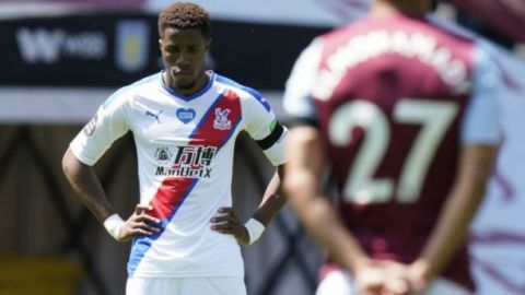 Wilfried Zaha, del Palace, denuncia amenazas racistas