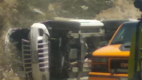 Seis lesionados por volcadura de camioneta cerca de la Presa Las Auras