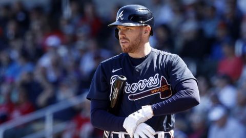 Freddie Freeman, de Braves, tuvo fiebre de 104.5 °F y rezó por su vida