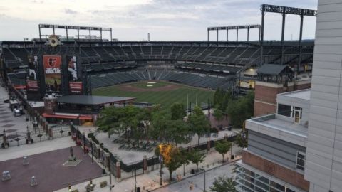 Orioles y Maryland discuten si Azulejos jugarán en Baltimore