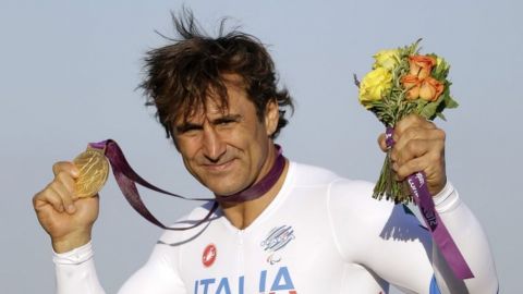 Regresa Zanardi a cuidados intensivos por salud inestable