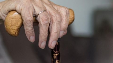 Adultos mayores recibirán el doble de pensión universal de parte de AMLO
