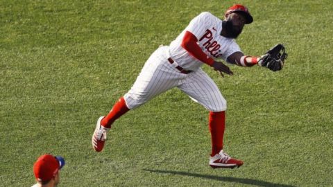 Josh Harrison firma con los Nacionales