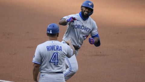 Hernández pega 2 de 4 jonrones y Toronto vence a Washington