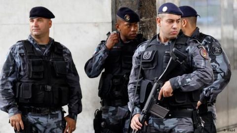 Un millar de policías salieron a enfrentar al mayor grupo criminal de Brasil