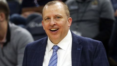 Knicks traen de vuelta a Tom Thibodeau