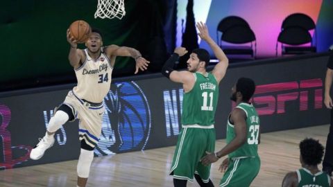 Giannis y Bucks vuelven, con triunfo sobre Celtics