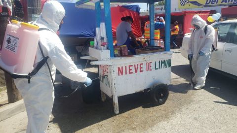 Sanitizan los mercados sobre ruedas de Tijuana