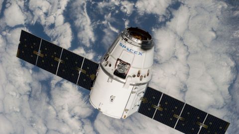 La cápsula Dragon de SpaceX regresa a la Tierra
