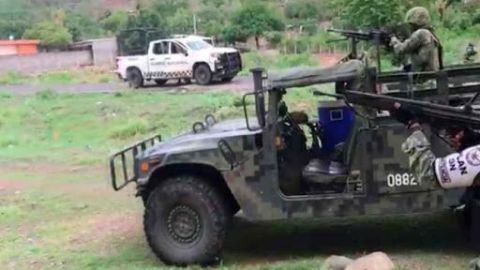 Se enfrentan fuerzas federales con grupo armado en Los Mochis