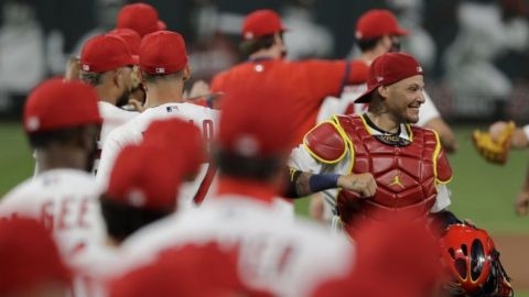 Clubes de MLB hacen rastreo interno de contagios de COVID