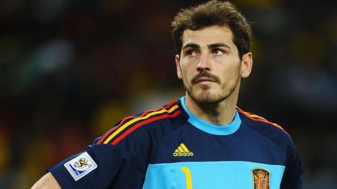 El mundo del futbol se despide de Casillas tras anunciar retiro