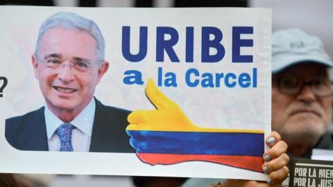 Uribe, la poderosa figura de la política colombiana, se enfrenta a la cárcel