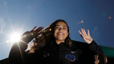 Mexicana elegida por la NASA busca fondos para hacer su estancia