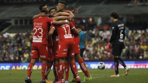 El líder América visita a un sotanero Necaxa