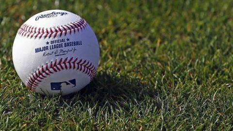 MLB endurece protocolos de salud tras casos de coronavirus