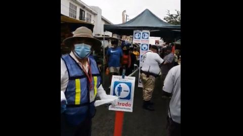 VIDEOS: Instalan filtros sanitarios en mercados sobre ruedas de Tijuana