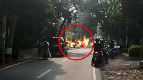 Se incendia motocicleta que entregaba tanques de gas