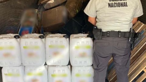 Aseguran 600 litros de metanfetamina líquida en Baja California