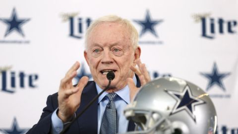 Jerry Jones planea recibir aficionados en juegos de Cowboys