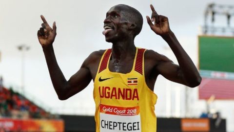 Ugandés Cheptegei rompe récord mundial de 5.000 metros en la Liga Diamante