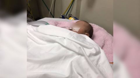 Muere bebita de dos meses tras aplicarle vacuna anti neumococo contaminada
