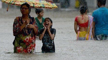 226 muertos por lluvias en Bangladesh