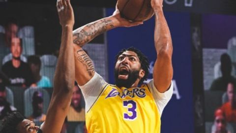 Lakers responden y empatan serie con Blazers