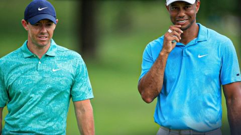 Tiger Woods y Rory McIlroy siguen en el fondo de la clasificación