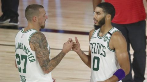 Celtics barren a los 76ers y avanzan a semifinales del Este