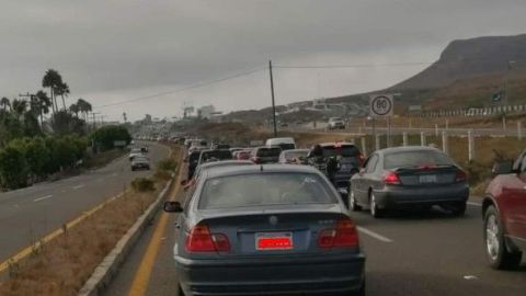 Tráfico en carretera Ensenada a Tijuana
