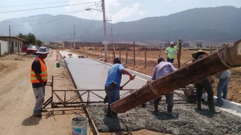 Mejoran acceso y  vialidad en colonia Oaxaca de Maneadero